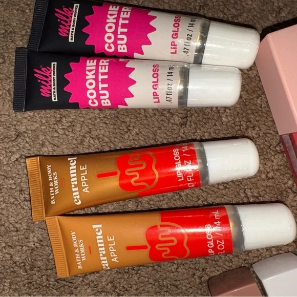 Bath & Body works Assorted Women’s Lip Oils & Glosses NEW - Picture 5 of 9
